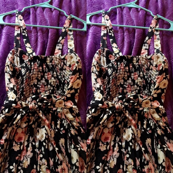 (SOLD) BN* Floral patterned Skater Dress 🌸 - Picture 4 of 8